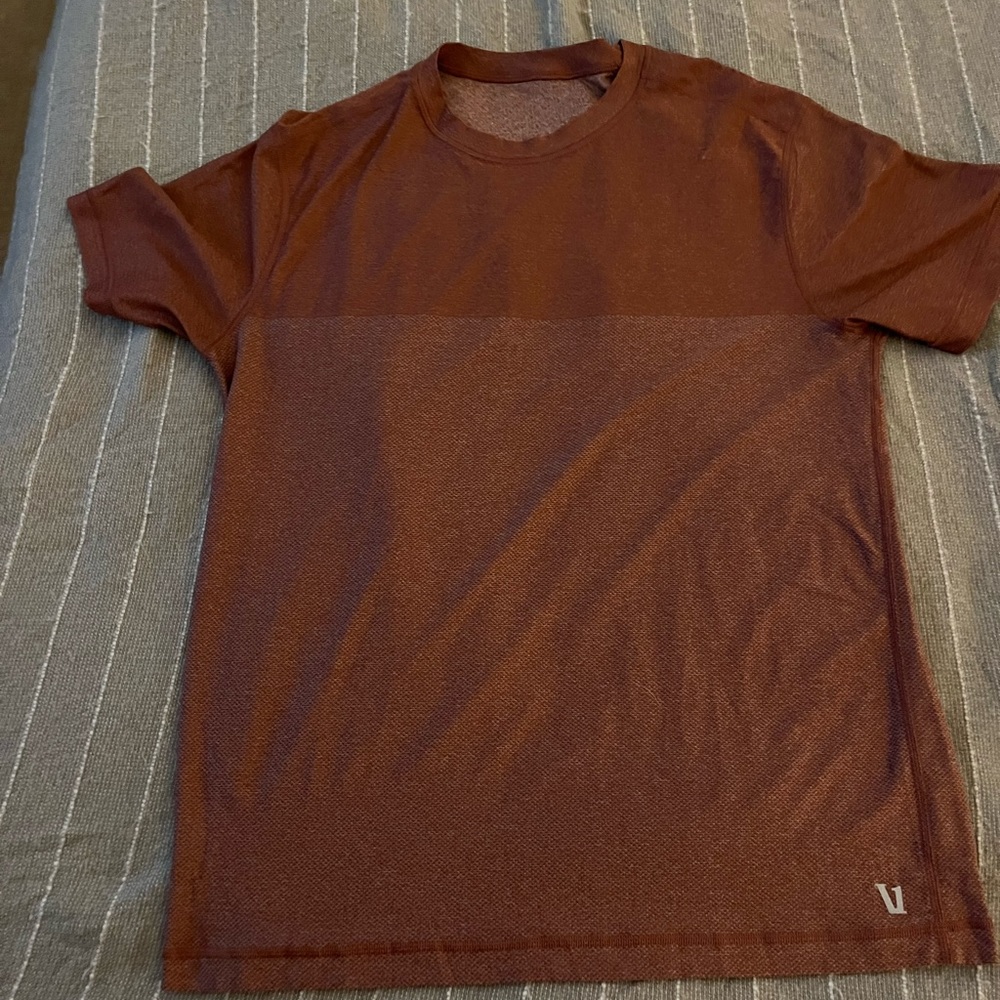 Vuori Grand View Tech Tee